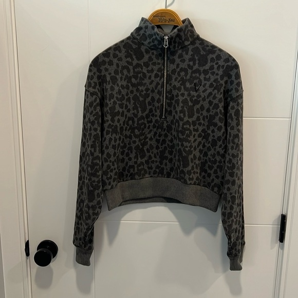 Victoria’s Secret 1/4 zip crop sweater size medium - Picture 1 of 8